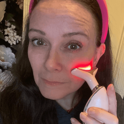 ClearGlo Beauty™ Glo Travel Wand